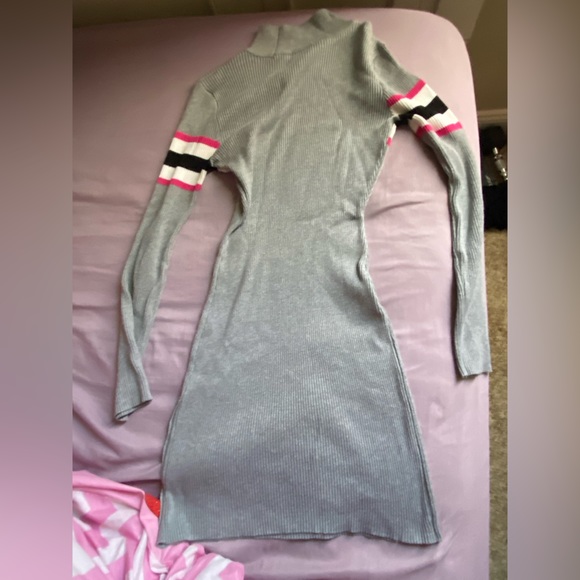 2 Dresses + 1 Top - Perfect for Spring🌸 - Picture 7 of 11